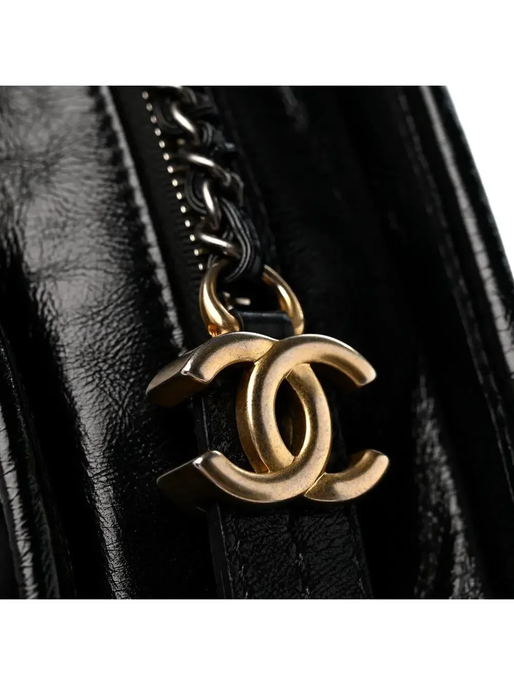 CHANEL indulge timeless